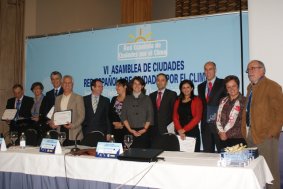 Representantes de los municipios premiados